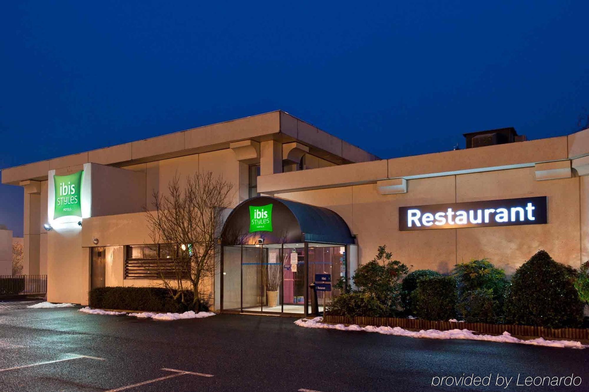 Hotel Ibis Styles Melun Rubelles Exterior foto