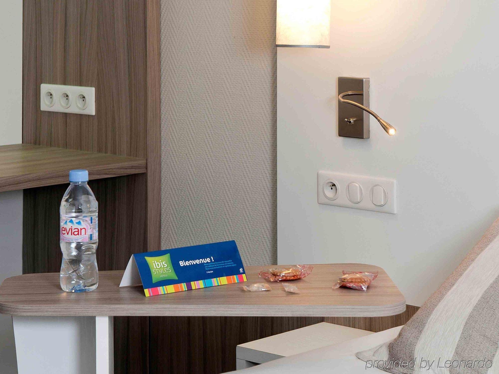 Hotel Ibis Styles Melun Rubelles Exterior foto