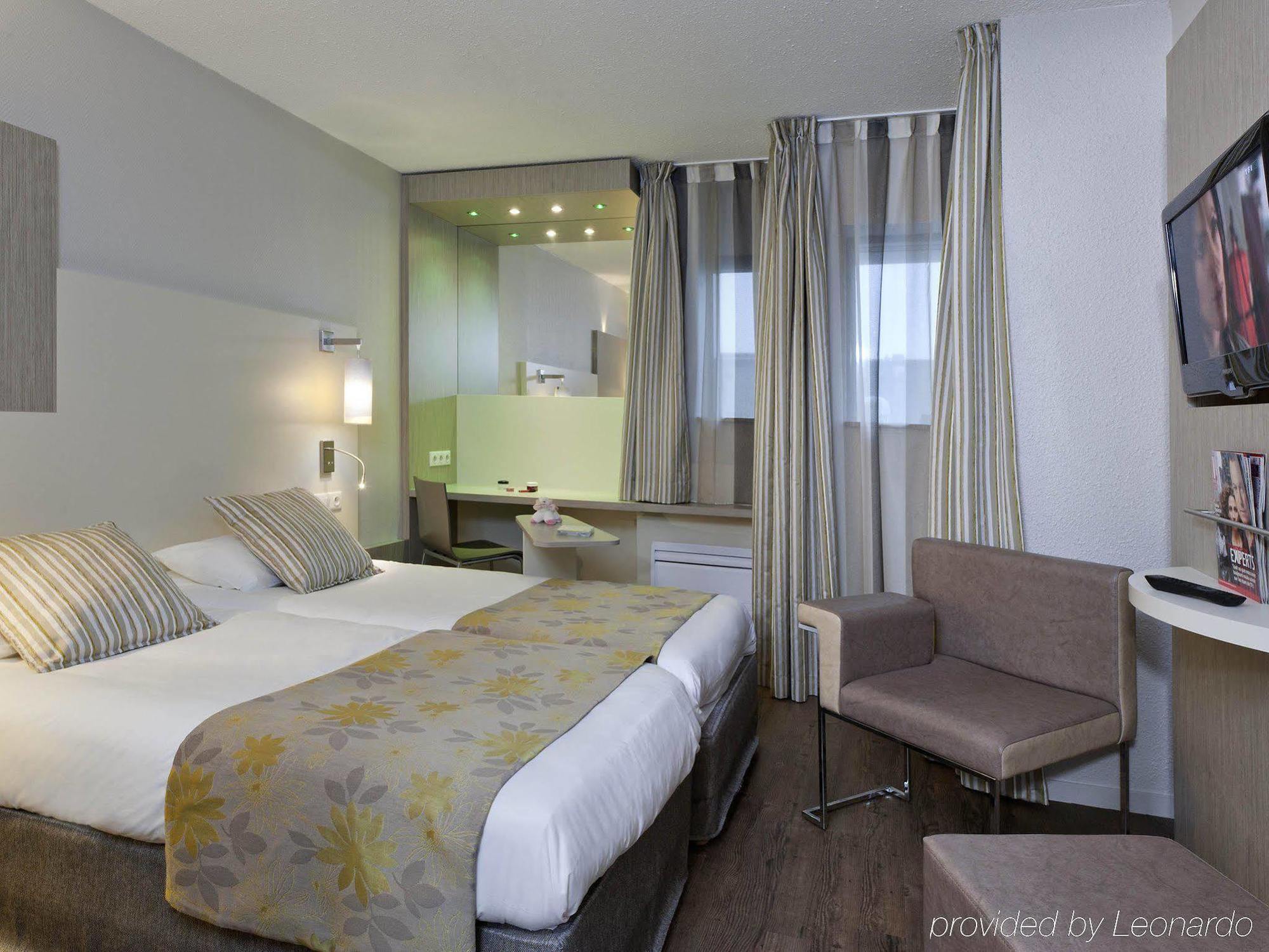 Hotel Ibis Styles Melun Rubelles Exterior foto
