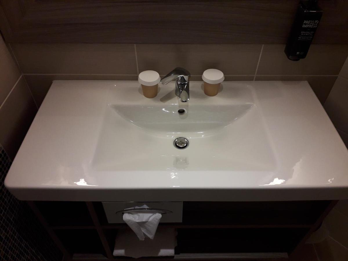 Hotel Ibis Styles Melun Rubelles Exterior foto